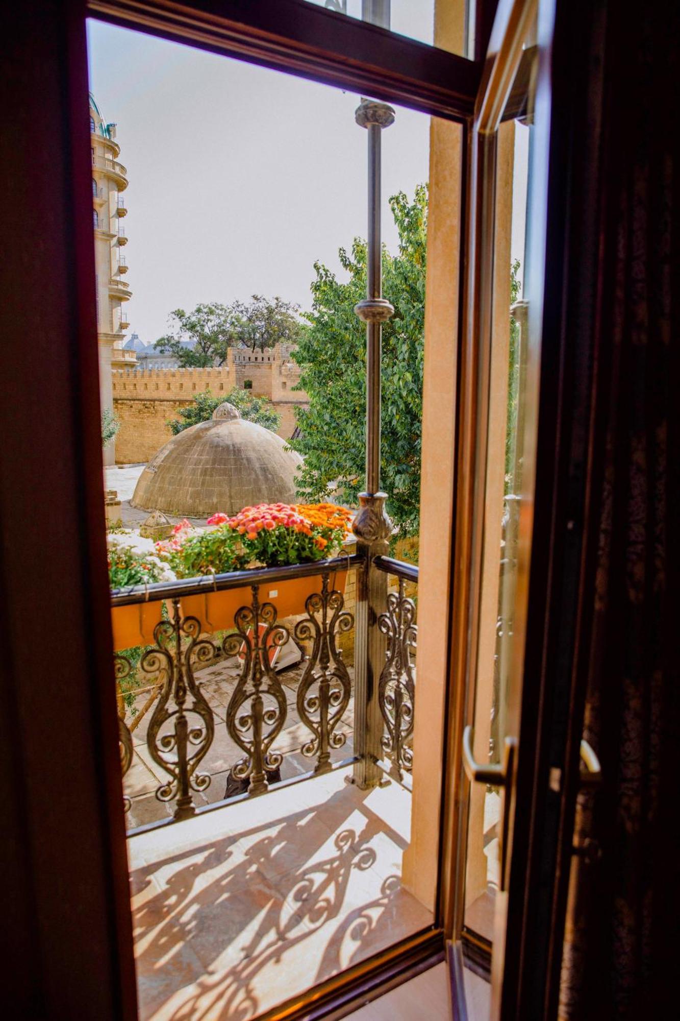 Royal Antique Boutique Hotel Baku Exterior photo